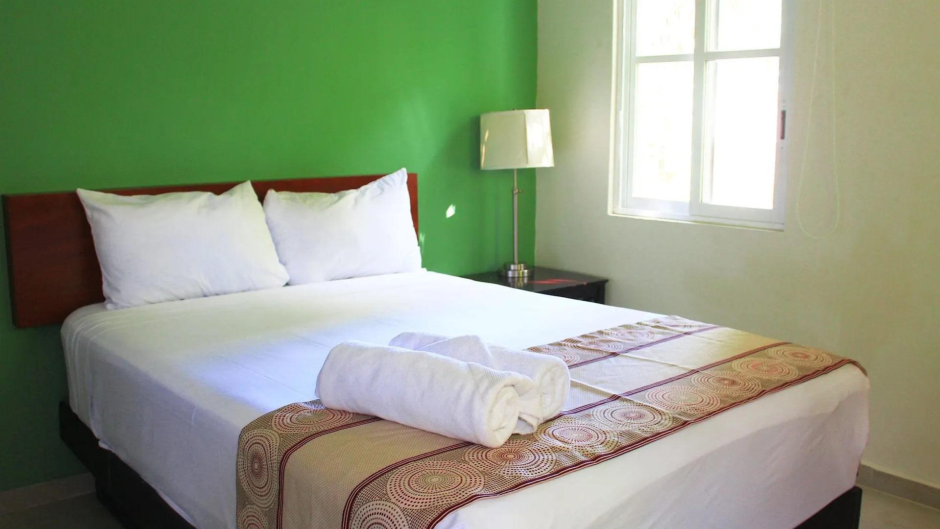 Maya Suites By Lhmg Playa del Carmen 3*,  México